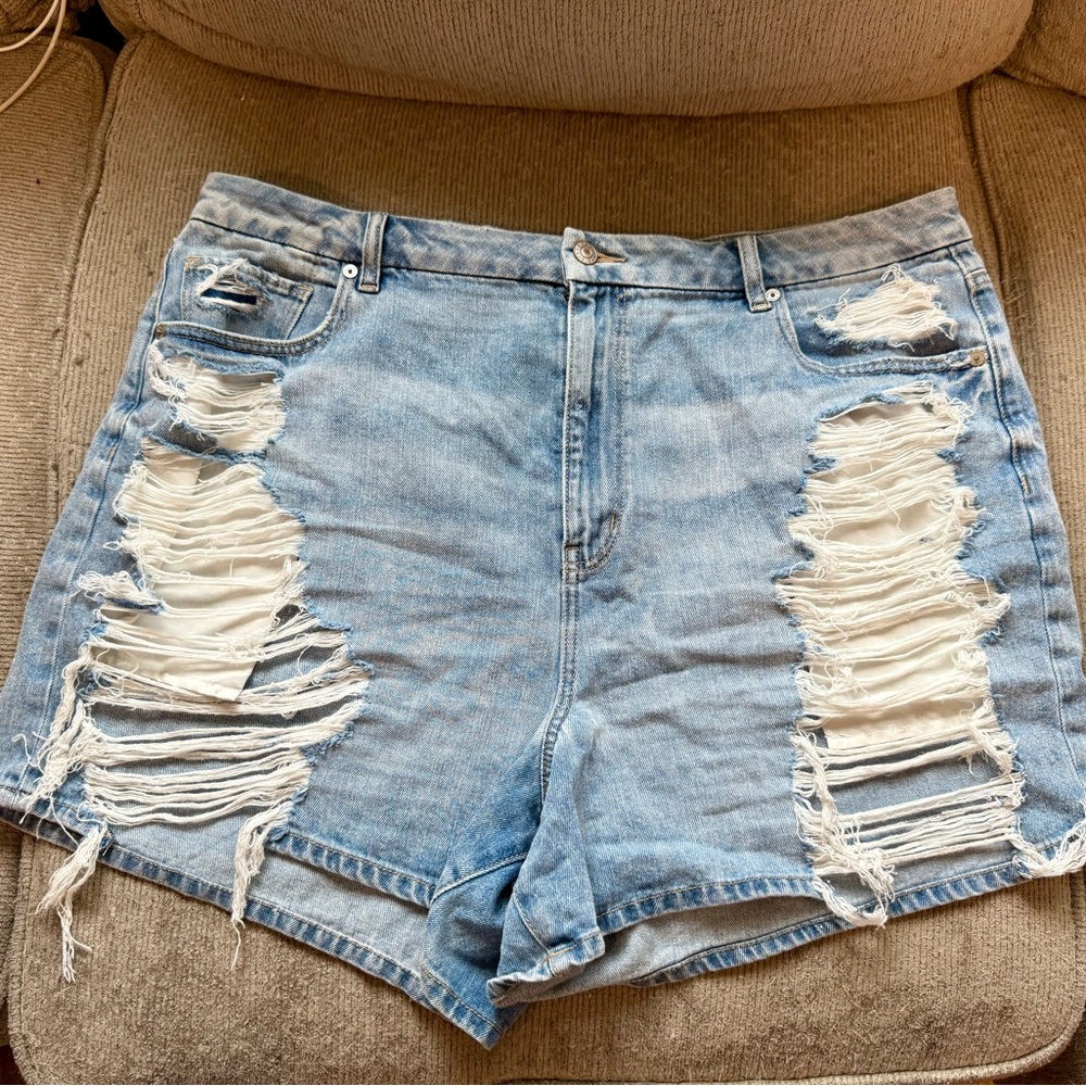 American Eagle Outfitters High Rise Curvy Mom Shorts
